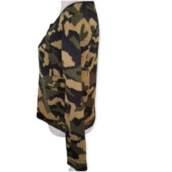 LUMIERE GREEN CAMO ZIP FRONT SWEATER SZ.S EUC. - Picture 3 of 7